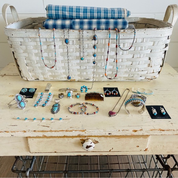 SOLD ♥️ Navajo ♥️ Eddie Johnson Sterling Silver & Kingman Turquoise Cuff - Picture 13 of 15